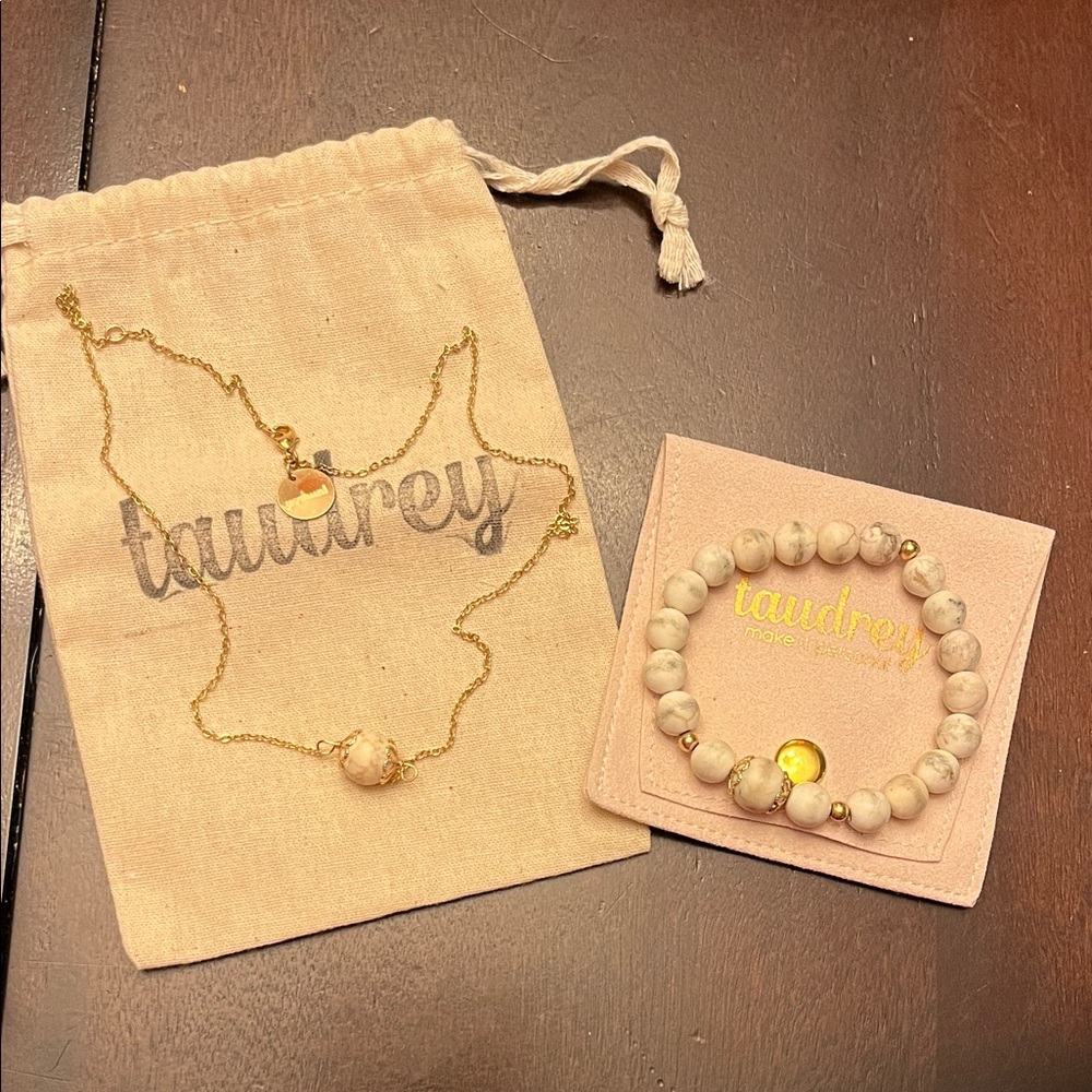 Taudrey matching Gold and Cream Necklace and bracelet